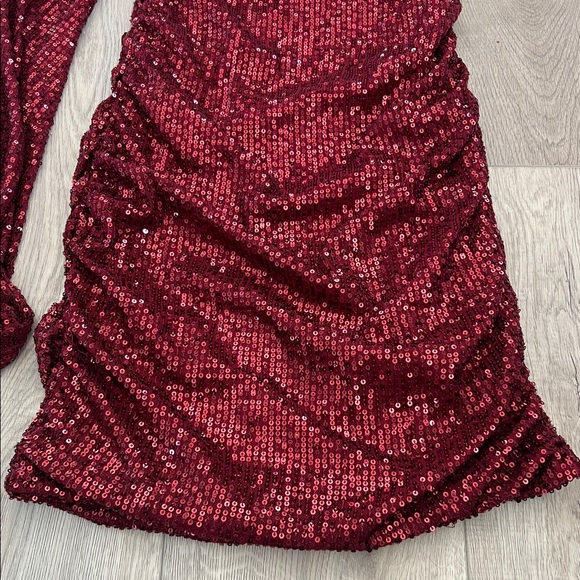Lucy in the Sky Dark Red Elegant One-Shoulder Sequin Mini Dress Size Small - Picture 4 of 10